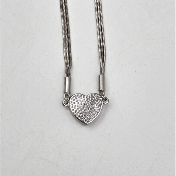Silvertone Multistrand Crystal Rhinestone Magnetic Heart 16" Necklace Jewelry - Picture 6 of 7